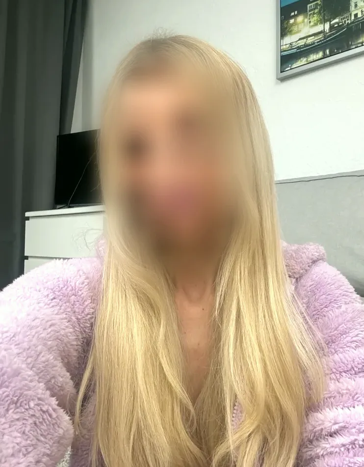 Chiara, 30
