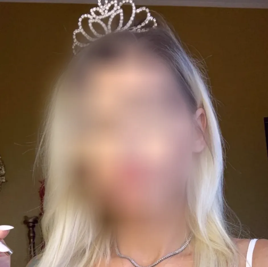 Emily, 35