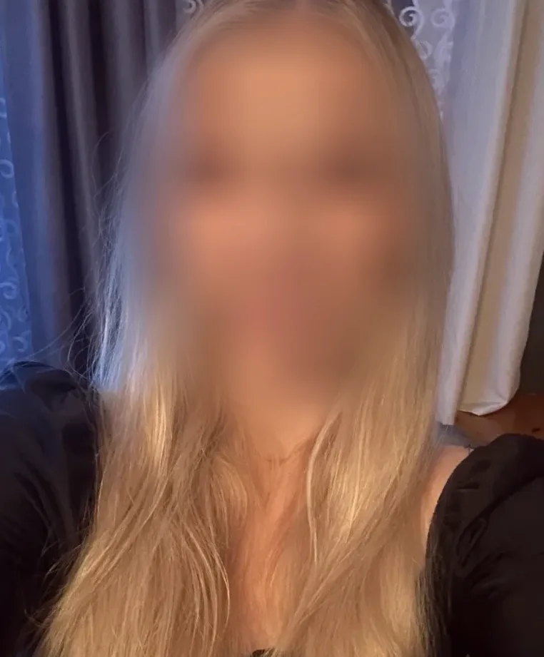 Vivien, 26